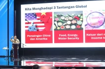 Prabowo Subianto Hadiri...
