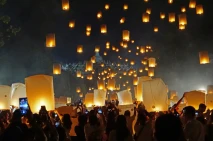 Festival Lampion Waisak...