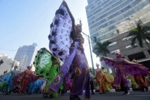 Parade Budaya Sambut...