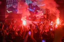Euforia Suporter Rayakan...