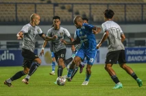 Laga Uji Coba, Persib...