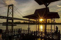 Menikmati Senja di Wisata...
