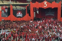 Puncak Bulan Bung Karno,...