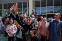 Tangis Haru Keluarga...