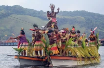 Kemeriahan Festival...