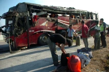 Kecelakaan Bus di Tol...