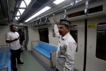 Uji Coba Terbatas LRT...