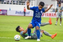 PSIS Semarang Hancurkan...