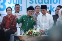 Jokowi Hadiri Perayaan...