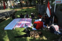 Tuntut Hak, Buruh Sawit...