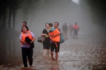 Banjir China Meluas,...