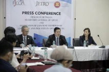 Sekjen ASEAN Gelar Dialog...