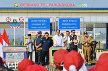 Presiden Jokowi Resmikan...