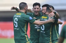 Persebaya Surabaya Kalahkan...