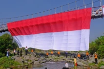 Sambut HUT RI, Bendera...