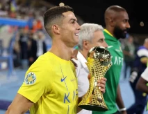 Cristiano Ronaldo Persembahkan...