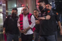 Kejagung Tahan Anggota...