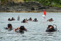 Pengibaran Bendera di...
