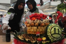 Lomba Tumpeng Pempek...