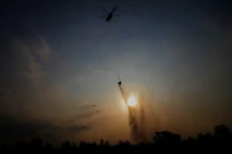 Heli Water Bombing Padamkan...