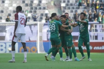 Persebaya Surabaya Kalahkan...