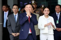Penampakan Pertama Mantan...