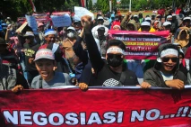 Tak Kunjung Dilantik,...