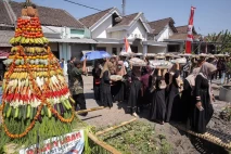 Kirab Sedekah Dusun...