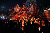 Kemeriahan Festival...