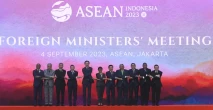Pertemuan Menteri Luar...