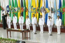 Mendagri Lantik Sembilan...