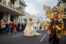 Kemeriahan Kirab Pancasila...