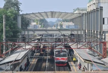 Revitalisasi Stasiun...