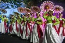 Pertunjukan Fiesta Folklore...
