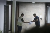KPK Geledah Rumdin Menteri...