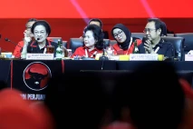 Megawati Tutup Rakernas...