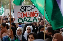Stop Mengebom Gaza !...
