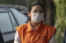 Berkas Lengkap, Maria...