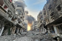 Dibombardir Israel,...