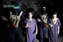 Dikawal Pejuang Hamas,...