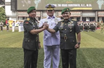 Panglima TNI Pimpin...