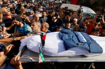 Rumah Dibombardir Israel,...