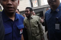 Ketua Hakim Konstitusi...