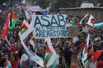 Dukung Palestina, Warga...