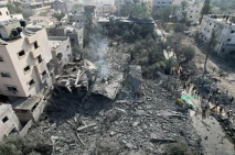 Bombardir Rumah di Deir...