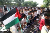 Salat Gaib Pelajar untuk...