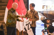 Didampingi Gianni Infantino,...