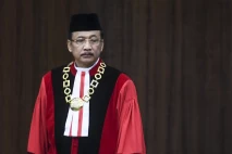 Gantikan Anwar Usman,...