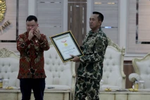 Korps Marinir Raih Penghargaan...