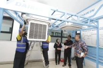 Resmikan Pusat Keunggulan...